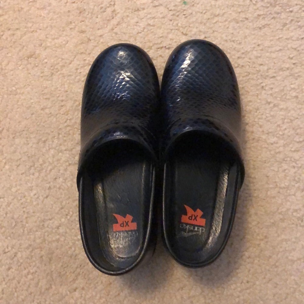 Dansko XP Navy Blue Patent Snakeskin clogs